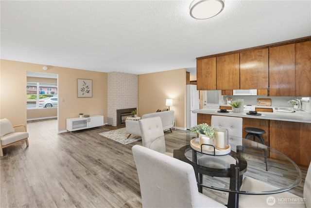 762 Hilltop Avenue, Kent, WA 98031