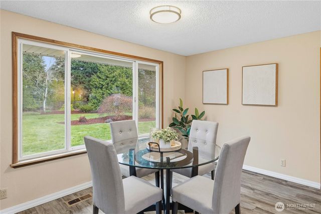 762 Hilltop Avenue, Kent, WA 98031