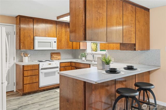 762 Hilltop Avenue, Kent, WA 98031