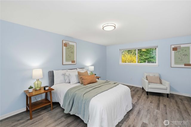 762 Hilltop Avenue, Kent, WA 98031