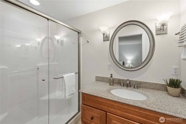 762 Hilltop Avenue, Kent, WA 98031