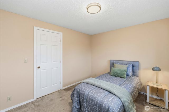 762 Hilltop Avenue, Kent, WA 98031