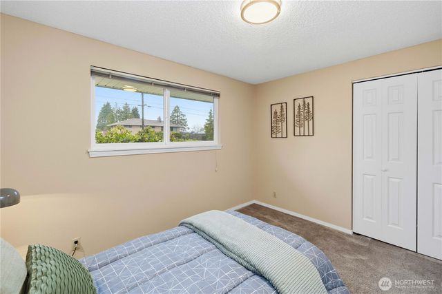 762 Hilltop Avenue, Kent, WA 98031