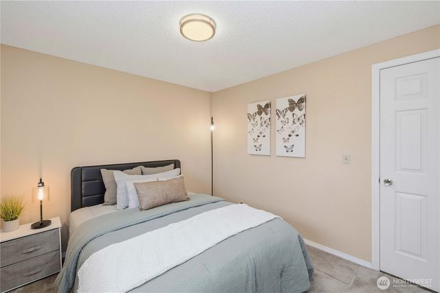 762 Hilltop Avenue, Kent, WA 98031