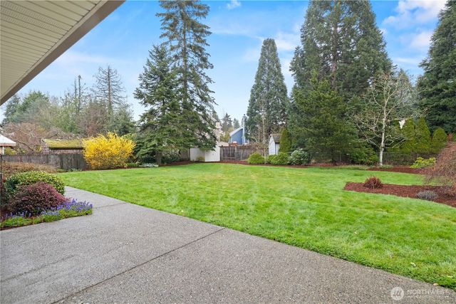 762 Hilltop Avenue, Kent, WA 98031