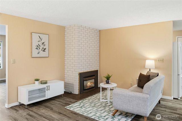 762 Hilltop Avenue, Kent, WA 98031