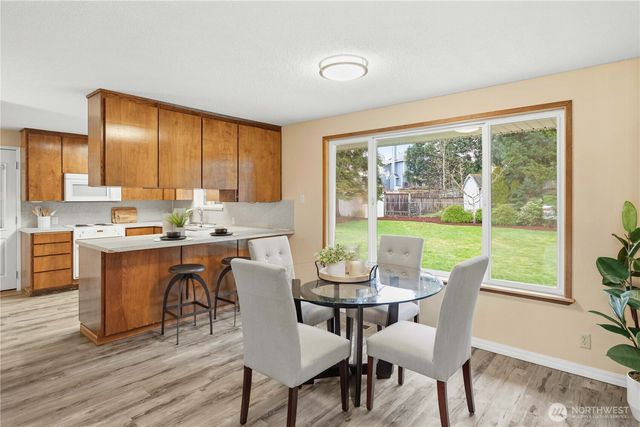 762 Hilltop Avenue, Kent, WA 98031