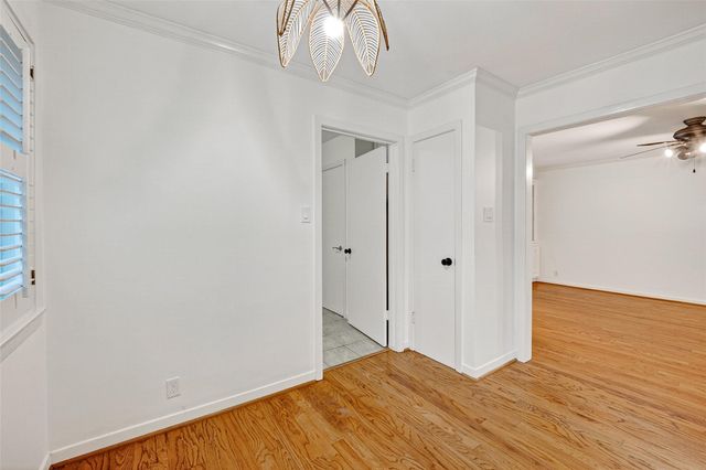 5006 Creekbend Drive, Houston, TX 77035