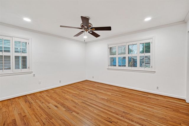 5006 Creekbend Drive, Houston, TX 77035