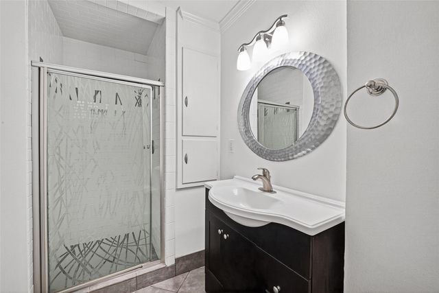 5006 Creekbend Drive, Houston, TX 77035