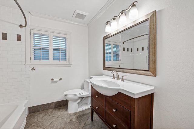 5006 Creekbend Drive, Houston, TX 77035