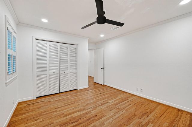 5006 Creekbend Drive, Houston, TX 77035