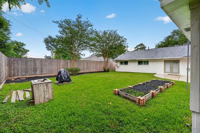 5006 Creekbend Drive, Houston, TX 77035