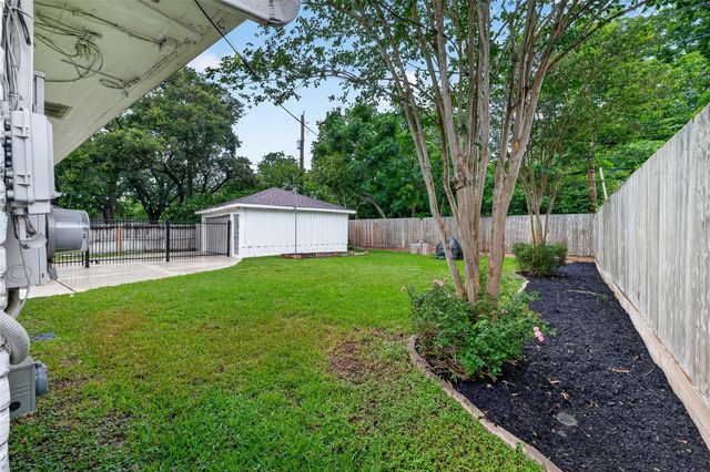 5006 Creekbend Drive, Houston, TX 77035