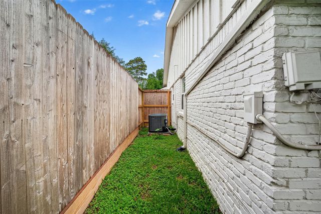 5006 Creekbend Drive, Houston, TX 77035