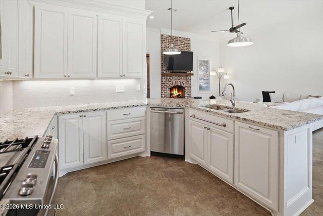 607 Gloucester Way, Flowood, MS 39232