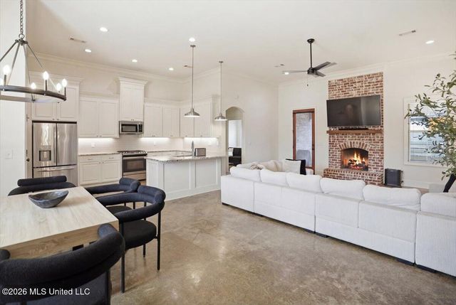 607 Gloucester Way, Flowood, MS 39232