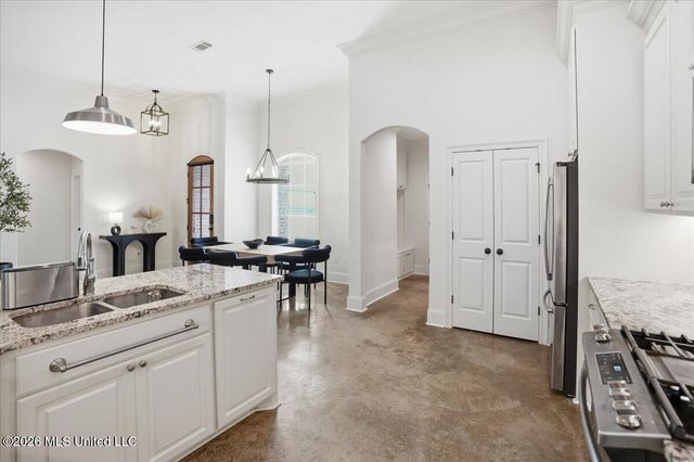 607 Gloucester Way, Flowood, MS 39232