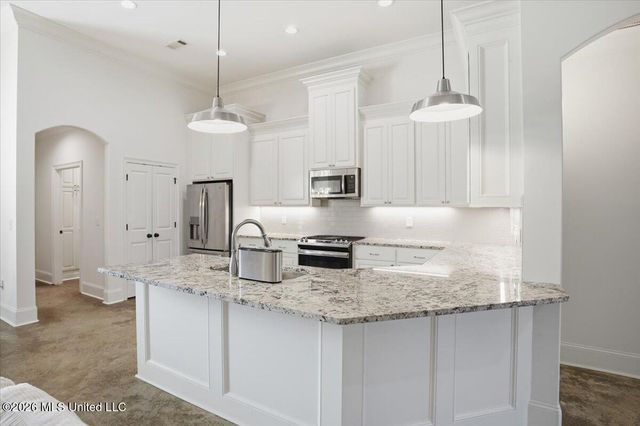 607 Gloucester Way, Flowood, MS 39232