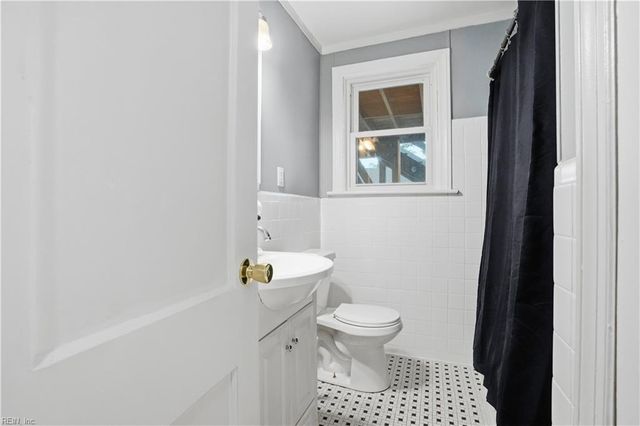 219 Cypress Rd, Portsmouth, VA 23701