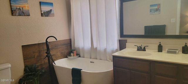 118 SAINT ANDREWS Drive, Santa Teresa, NM 88008