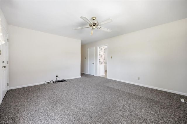 2204 Four Seasons Boulevard, Greensboro, NC 27407