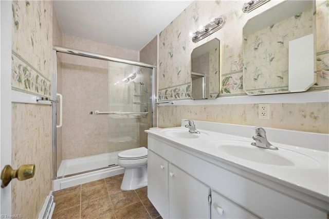 2204 Four Seasons Boulevard, Greensboro, NC 27407