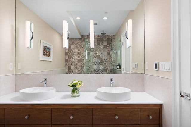 131 St Botolph St 1, Boston, MA 02116