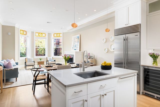 131 St Botolph St 1, Boston, MA 02116