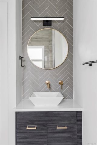 2289 N Glencoe Street, Denver, CO 80207