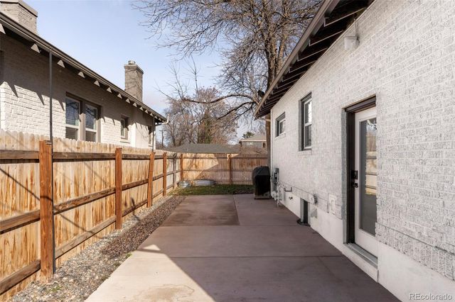 2289 N Glencoe Street, Denver, CO 80207