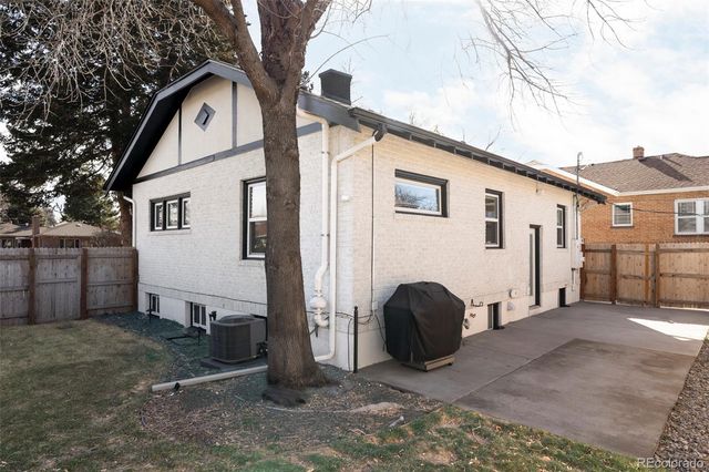 2289 N Glencoe Street, Denver, CO 80207