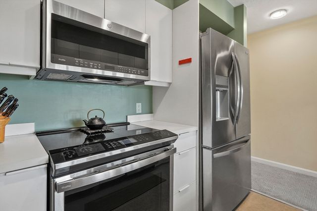 39 Pointe Rok Drive 39, Worcester, MA 01604