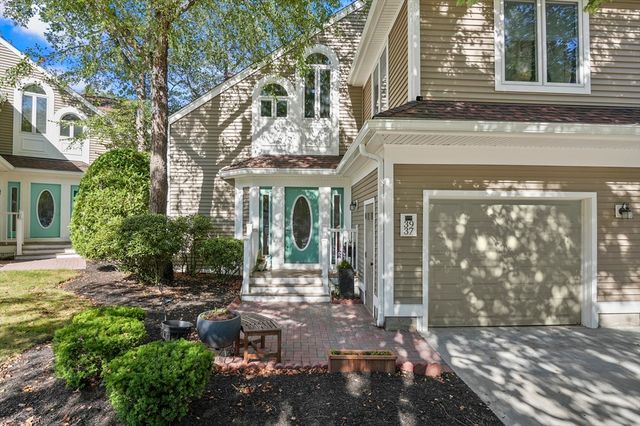 39 Pointe Rok Drive 39, Worcester, MA 01604