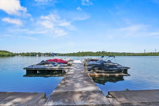 39 Pointe Rok Drive 39, Worcester, MA 01604