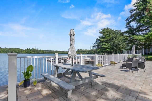 39 Pointe Rok Drive 39, Worcester, MA 01604