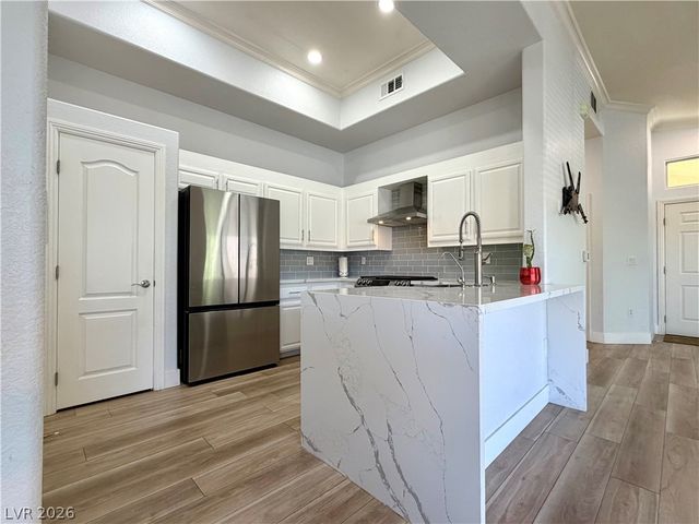 3574 DESERT CLIFF Street 201, Las Vegas, NV 89129