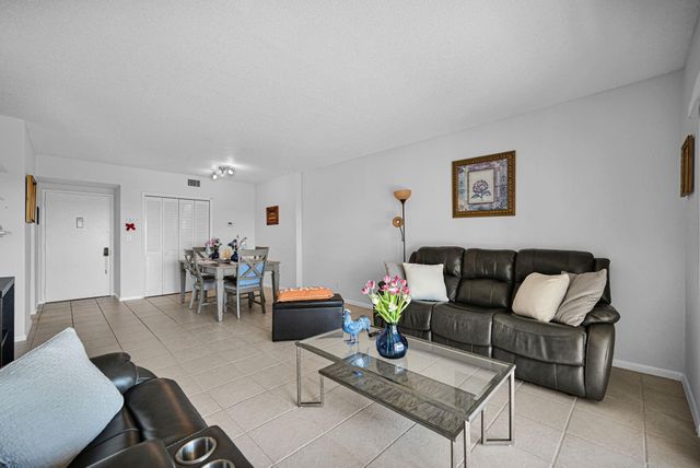 4400 Hillcrest Drive 605A, Hollywood, FL 33021