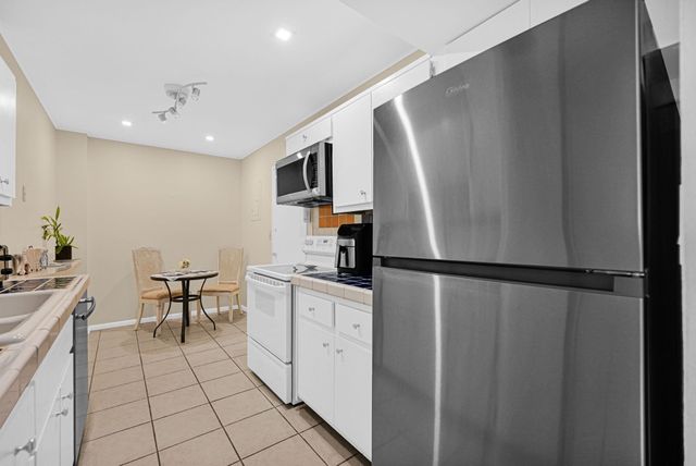 4400 Hillcrest Drive 605A, Hollywood, FL 33021