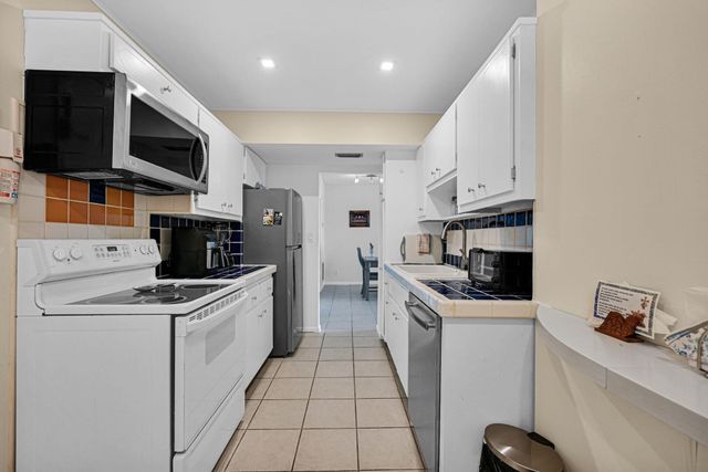 4400 Hillcrest Drive 605A, Hollywood, FL 33021