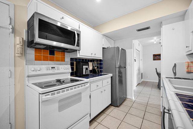 4400 Hillcrest Drive 605A, Hollywood, FL 33021