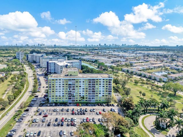 4400 Hillcrest Drive 605A, Hollywood, FL 33021