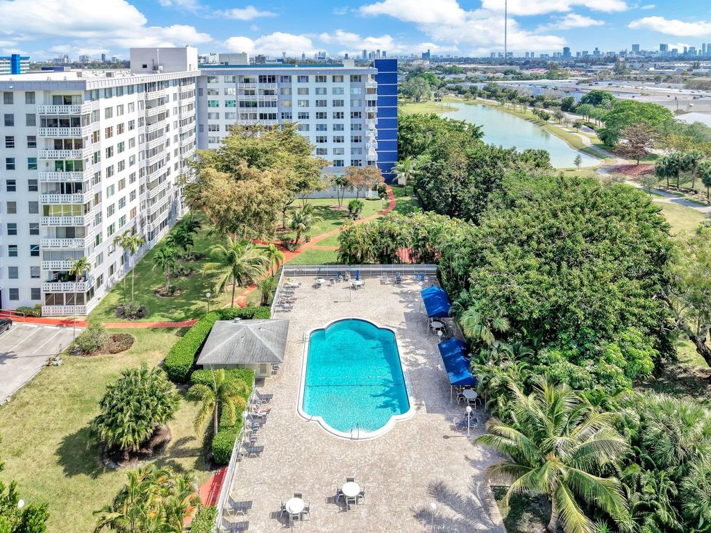 4400 Hillcrest Drive 605A, Hollywood, FL 33021