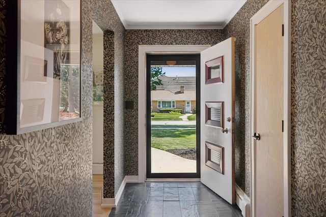 519 S Main Street, Mount Prospect, IL 60056