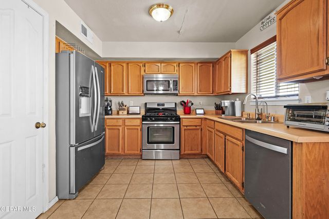 7300 SACHET CLIFF Drive, El Paso, TX 79934