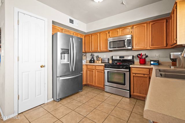 7300 SACHET CLIFF Drive, El Paso, TX 79934