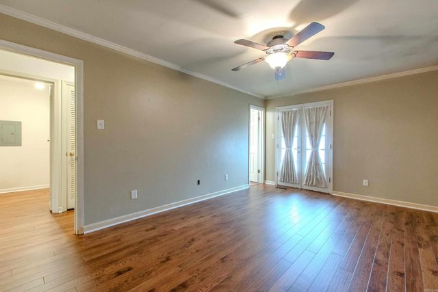 81 Kingsbridge Way, Little Rock, AR 72212