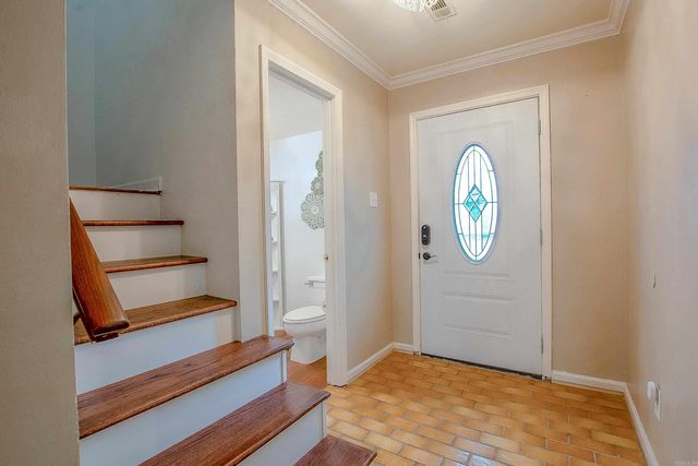 81 Kingsbridge Way, Little Rock, AR 72212