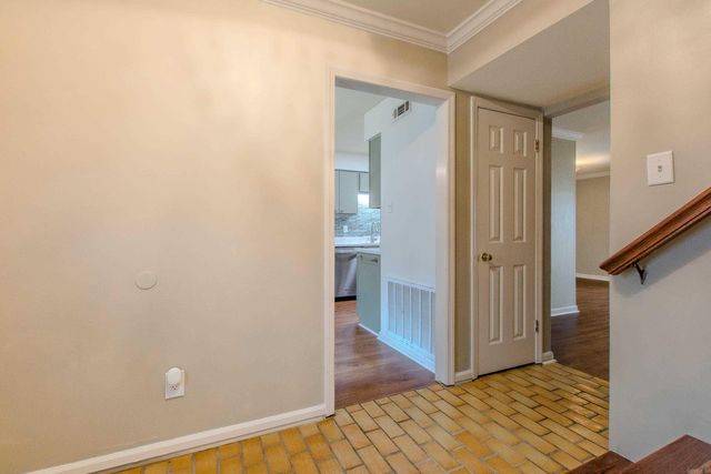 81 Kingsbridge Way, Little Rock, AR 72212