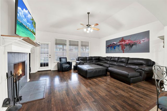 4621 Maple Hill Drive, Fort Worth, TX 76123